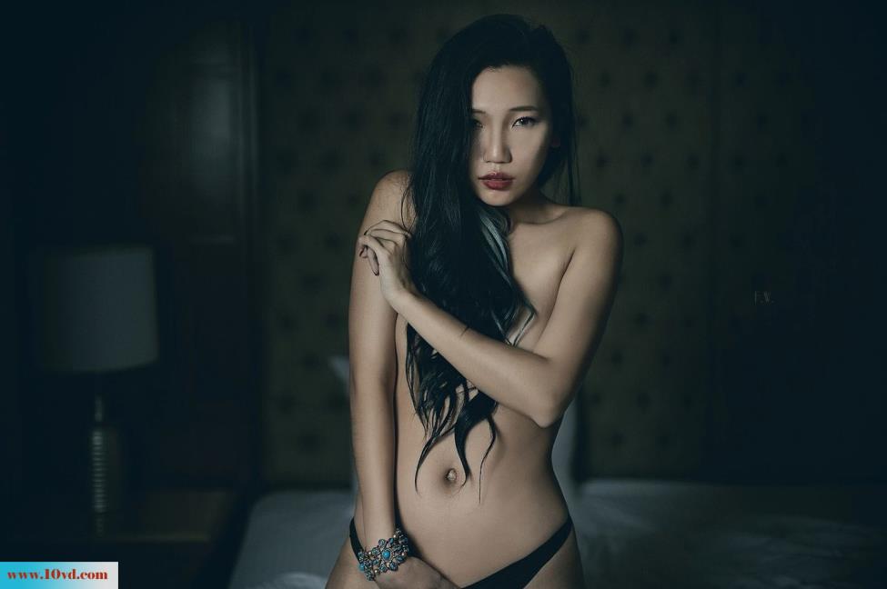 <!-- 标题采集开始 -->台湾惹火性感苗条美妞【16P】<!-- 标题采集结束 -->