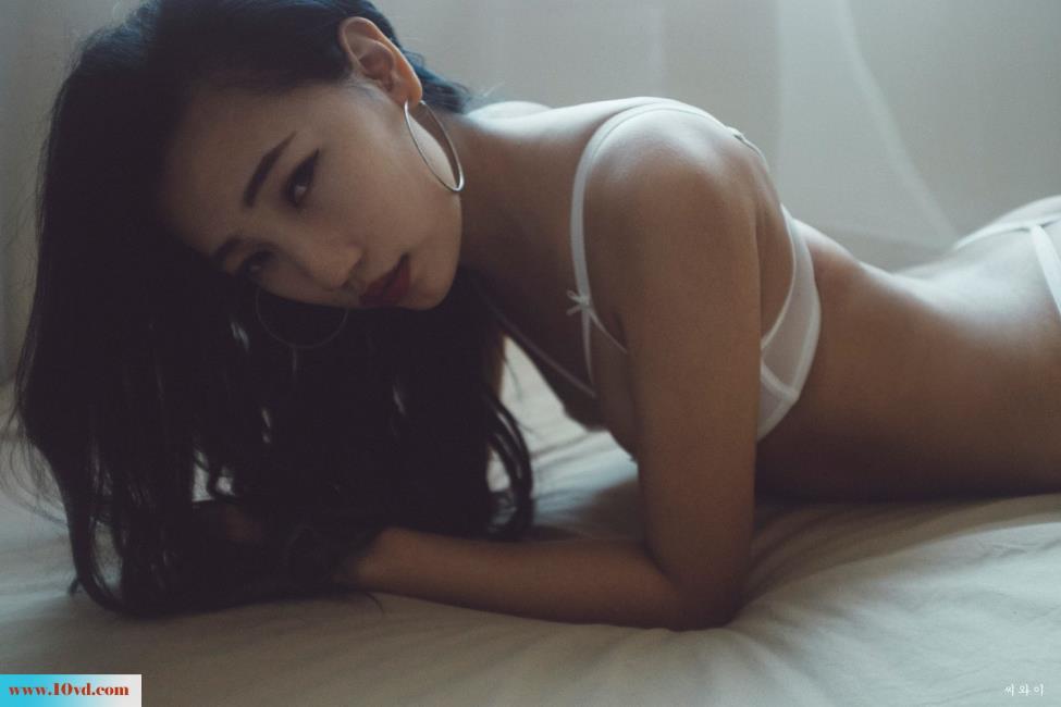 <!-- 标题采集开始 -->台湾惹火性感苗条美妞【16P】<!-- 标题采集结束 -->