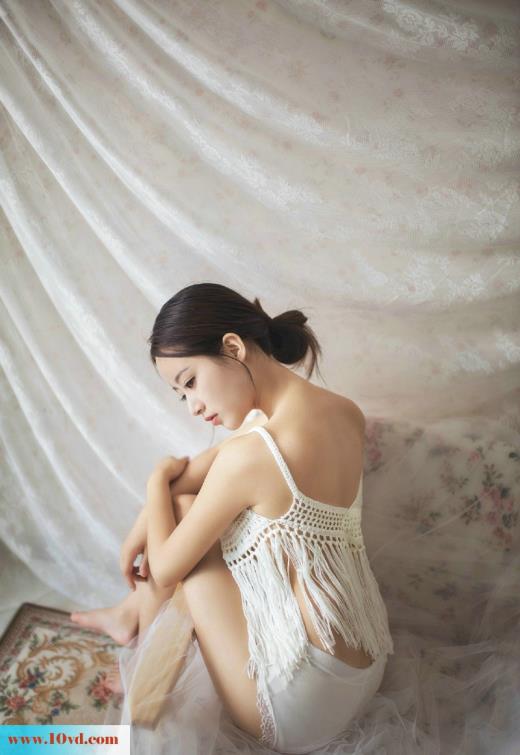 <!-- 标题采集开始 -->愉人清纯长腿美女居家迷人【10P】<!-- 标题采集结束 -->