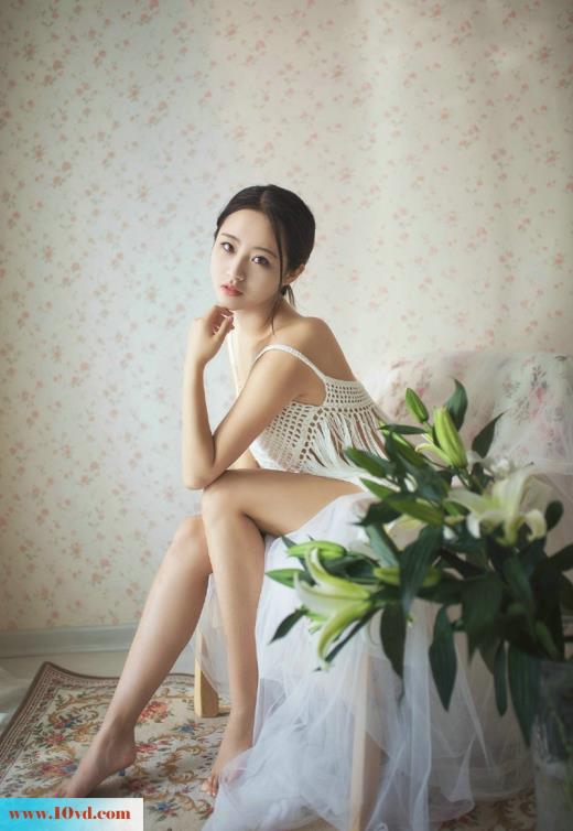 <!-- 标题采集开始 -->愉人清纯长腿美女居家迷人【10P】<!-- 标题采集结束 -->