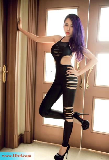 <!-- 标题采集开始 -->抢镜宅男女神爆乳红唇诱惑【11P】<!-- 标题采集结束 -->
