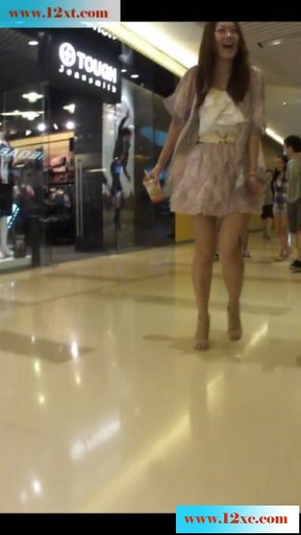 <!-- 标题采集开始 -->腿上蝴蝶纹身美眉露出粉色点状小内-(14P)<!-- 标题采集结束 -->