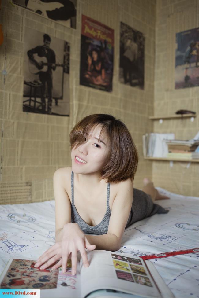<!-- 标题采集开始 -->微敞出的别样美丽短发酥胸女【11P】<!-- 标题采集结束 -->