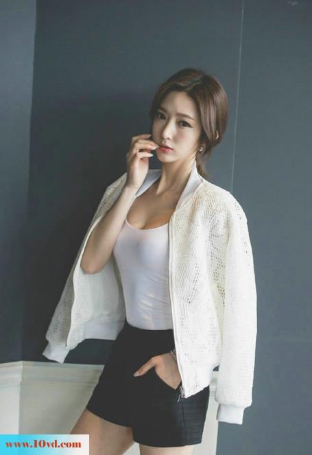 <!-- 标题采集开始 -->微敞出的别样美丽短发酥胸女【11P】<!-- 标题采集结束 -->