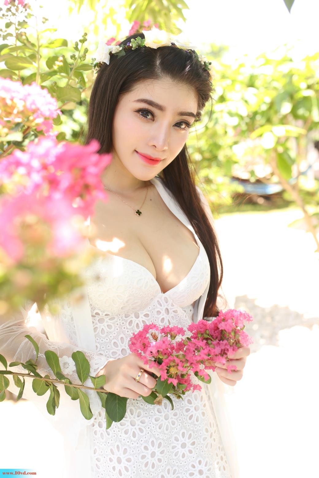 <!-- 标题采集开始 -->夏情喷血撩人极品大胸美女【13P】<!-- 标题采集结束 -->