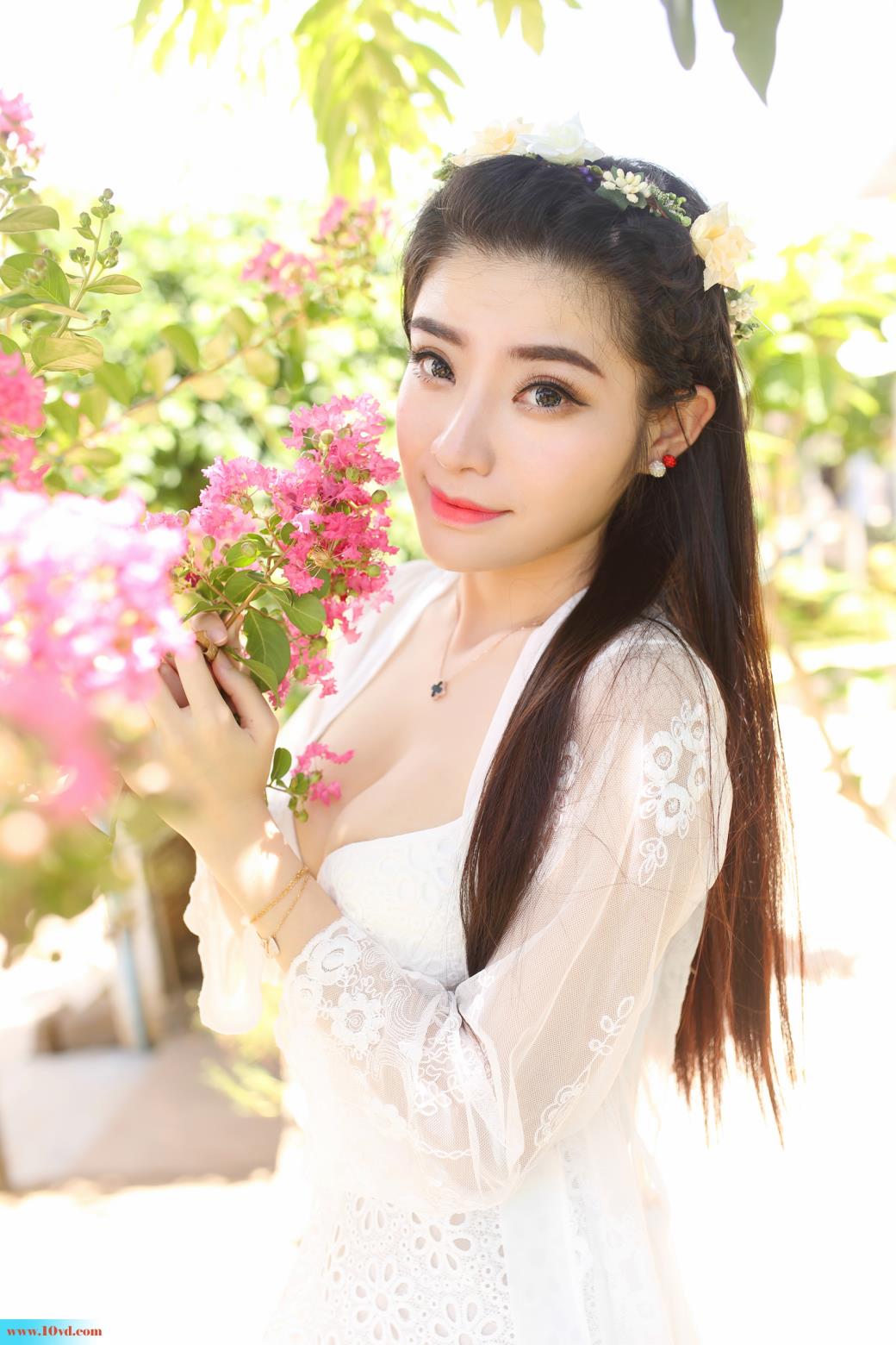 <!-- 标题采集开始 -->夏情喷血撩人极品大胸美女【13P】<!-- 标题采集结束 -->