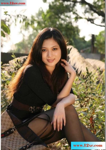 <!-- 标题采集开始 -->户外黑丝模特超短裙的气质生活写真(10p)<!-- 标题采集结束 -->