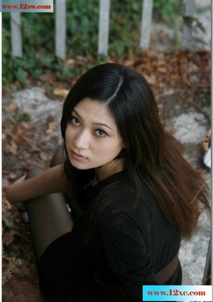 <!-- 标题采集开始 -->户外黑丝模特超短裙的气质生活写真(10p)<!-- 标题采集结束 -->