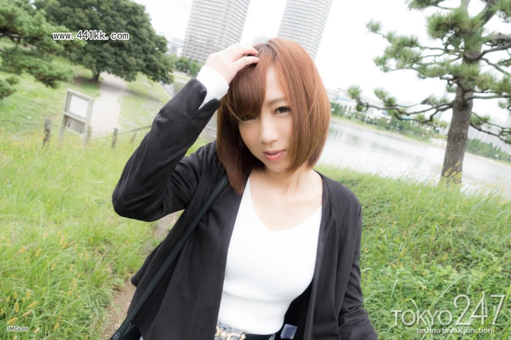<!-- 标题采集开始 -->靓丽小妞和卷毛的男人一场大战-(30P)<!-- 标题采集结束 -->