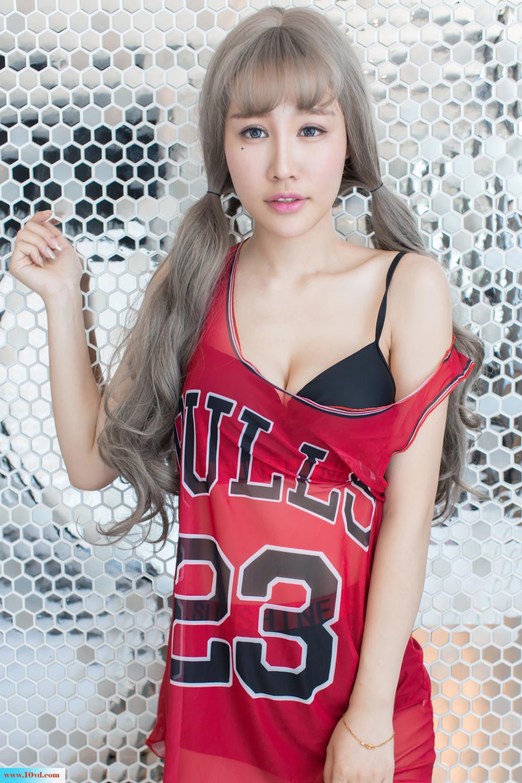 <!-- 标题采集开始 -->美瞳艳丽非主流美少女【10P】<!-- 标题采集结束 -->
