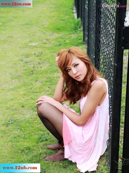 <!-- 标题采集开始 -->阳光好动的黑丝美女户外写真(17p)<!-- 标题采集结束 -->