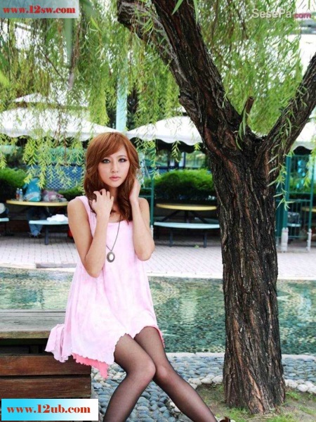 <!-- 标题采集开始 -->阳光好动的黑丝美女户外写真(17p)<!-- 标题采集结束 -->