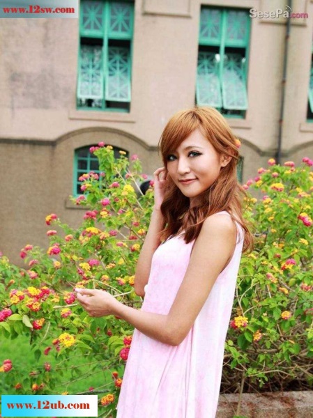 <!-- 标题采集开始 -->阳光好动的黑丝美女户外写真(17p)<!-- 标题采集结束 -->