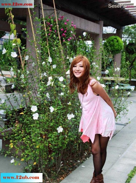 <!-- 标题采集开始 -->阳光好动的黑丝美女户外写真(17p)<!-- 标题采集结束 -->