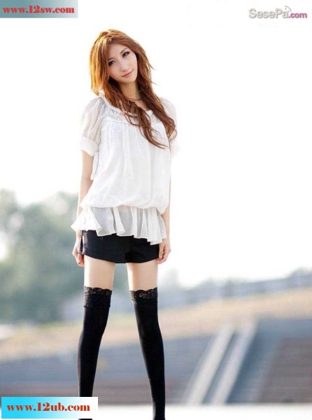 <!-- 标题采集开始 -->阳光美女街拍丝袜身材超棒(13p)<!-- 标题采集结束 -->