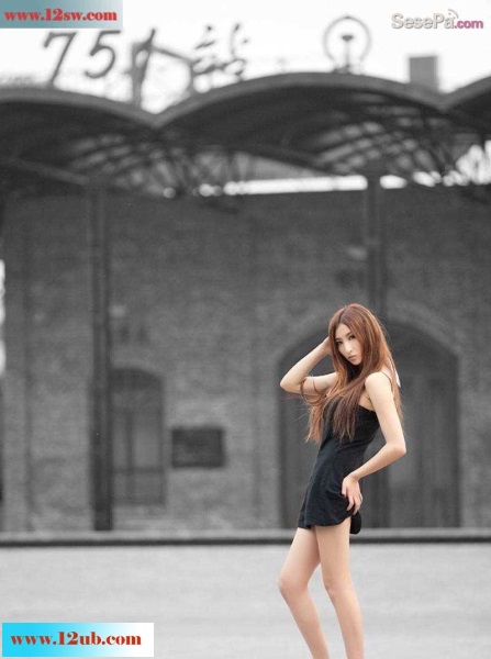 <!-- 标题采集开始 -->阳光美女街拍丝袜身材超棒(13p)<!-- 标题采集结束 -->