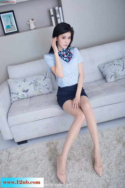 <!-- 标题采集开始 -->拥有高挑的身材与女神范的气质的OL装女模<!-- 标题采集结束 -->