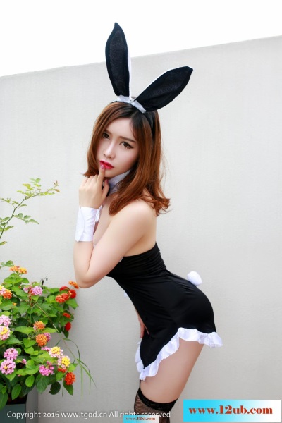 <!-- 标题采集开始 -->波涛汹涌的于姬Una扮演兔女郎和空姐<!-- 标题采集结束 -->
